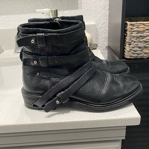 Dolce Vita leather ankle boots